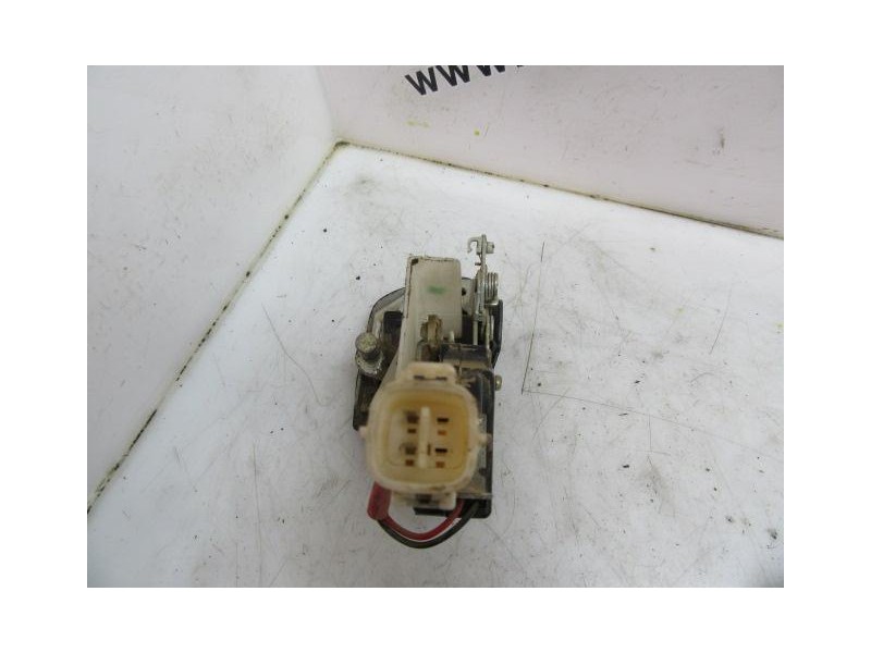 Recambio de cerradura pta. tras. dch. : toyota carina : 2.0 g (133,24cv) [1993] para toyota carina 2.0 g referencia OEM IAM   