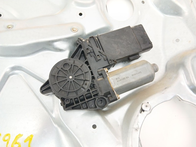 Recambio de elevalunas delantero izquierdo para volkswagen passat b5 (3b2) 1.9 tdi referencia OEM IAM 3B4837755A  