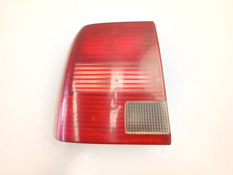 Recambio de piloto trasero izquierdo para volkswagen passat b5 (3b2) 1.9 tdi referencia OEM IAM 3B5945095F  