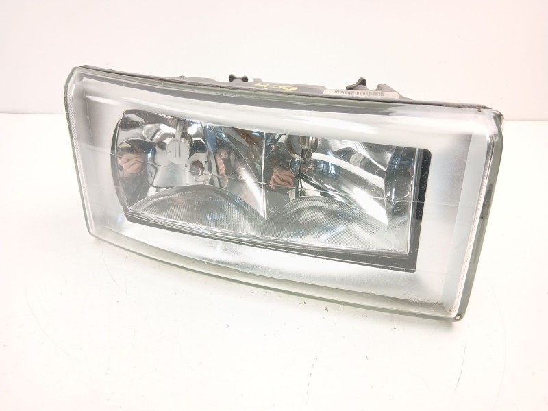 Recambio de faro derecho para iveco daily iii furgoneta 29 l 11 v referencia OEM IAM 500307754  