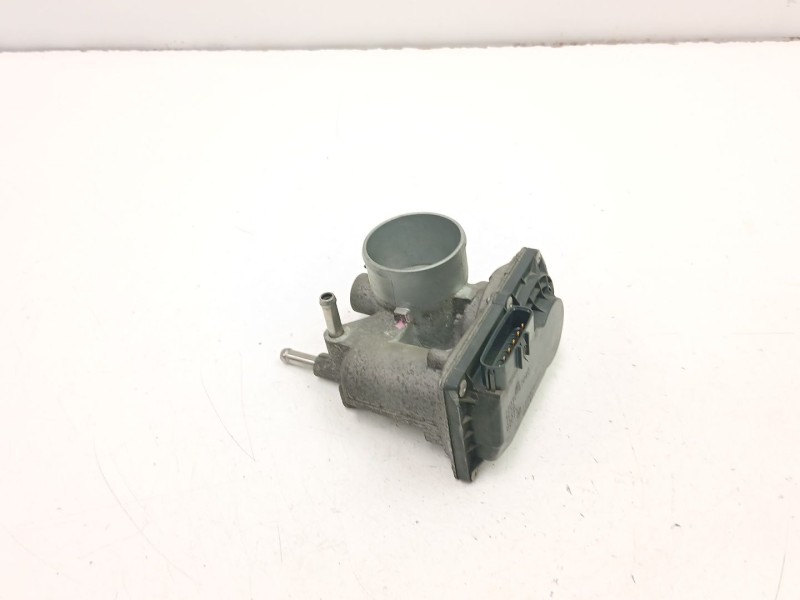 Recambio de caja mariposa para toyota yaris (_p13_) 1.5 hybrid (nhp130_) referencia OEM IAM 2203047040  