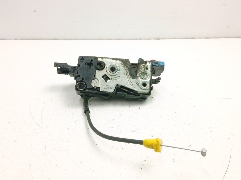 Recambio de cerradura puerta trasera derecha para peugeot 207 1.4 g referencia OEM IAM 9138H8  