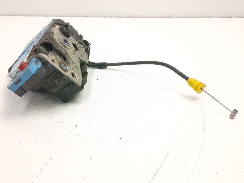 Recambio de cerradura puerta trasera izquierda para peugeot 207 1.4 g referencia OEM IAM 9137F9  
