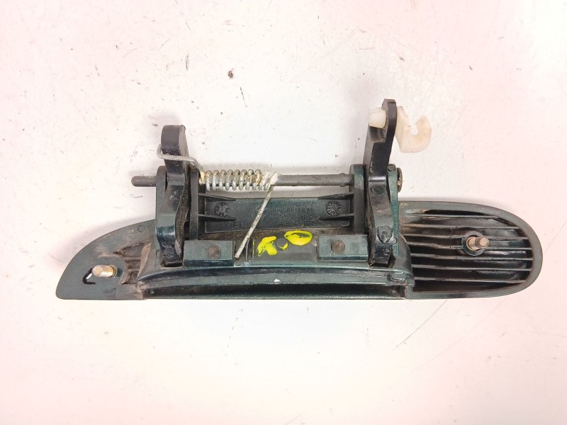 Recambio de manilla trasera derecha para chrysler stratus (ja) 2.0 16v referencia OEM IAM 4696884  