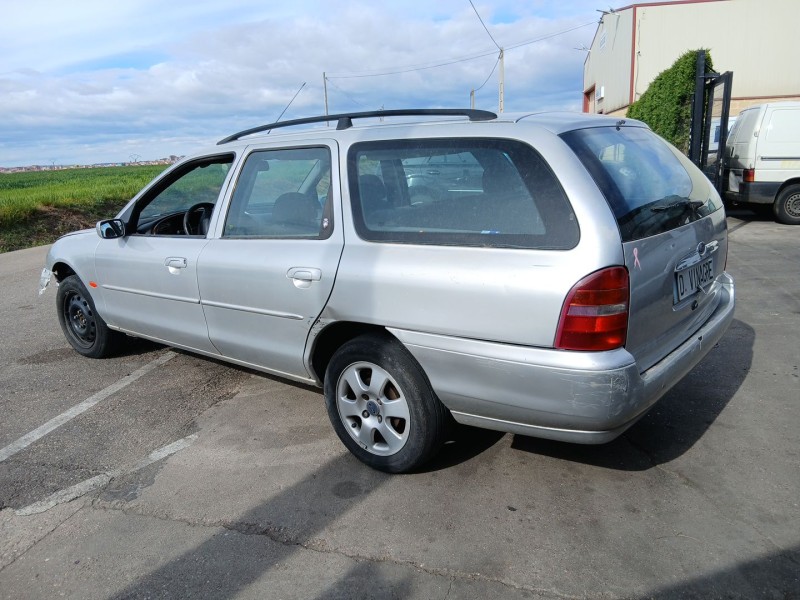 Recambio de carroceria para ford mondeo ii turnier (bnp) 2.0 i referencia OEM IAM   