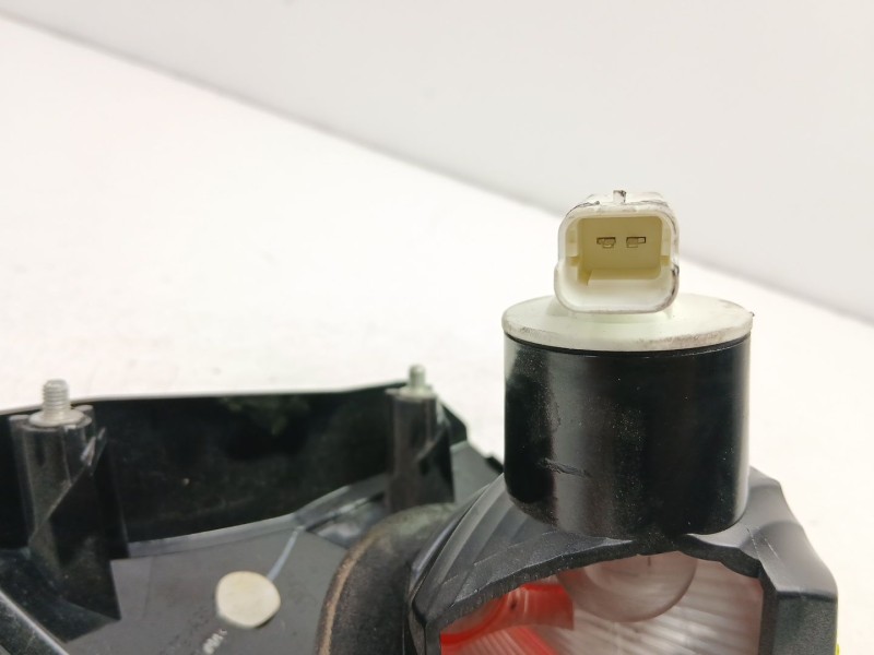 Recambio de piloto porton izquierdo para nissan qashqai i (j10, nj10) 1.6 referencia OEM IAM 26555BR01A  