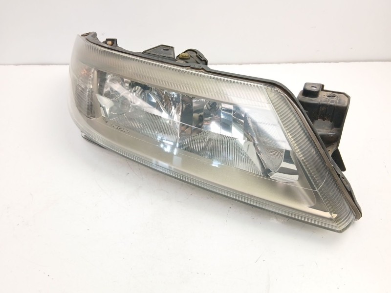 Recambio de faro derecho para renault laguna ii (bg0/1_) 2.2 dci (bg0f) referencia OEM IAM 8200163324  