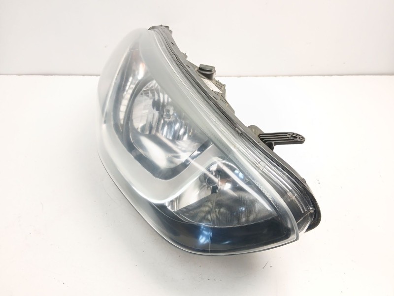 Recambio de faro derecho para hyundai i20 i (pb, pbt) 1.1 crdi referencia OEM IAM 921024P500  