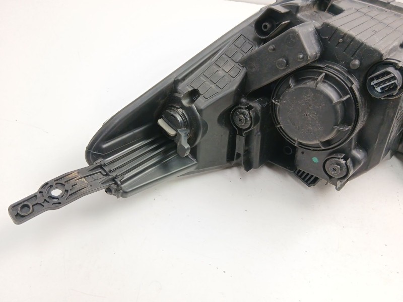 Recambio de faro derecho para hyundai i20 i (pb, pbt) 1.1 crdi referencia OEM IAM 921024P500  