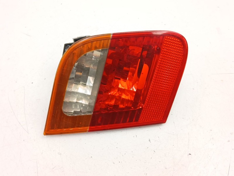 Recambio de piloto porton izquierdo para bmw 3 (e46) 320 d referencia OEM IAM 6907945  