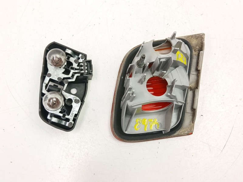 Recambio de piloto porton izquierdo para bmw 3 (e46) 320 d referencia OEM IAM 6907945  