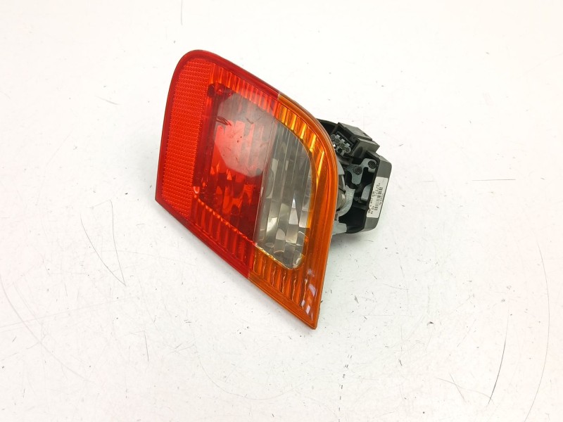 Recambio de piloto porton derecho para bmw 3 (e46) 320 d referencia OEM IAM 6907946  