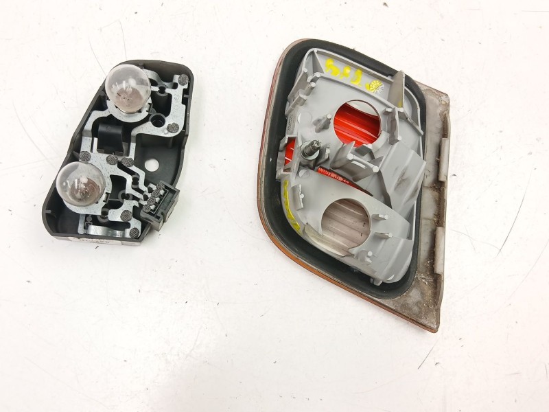 Recambio de piloto porton derecho para bmw 3 (e46) 320 d referencia OEM IAM 6907946  