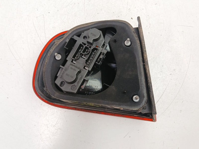 Recambio de piloto trasero derecho para seat toledo ii (1m2) 1.6 16v referencia OEM IAM 1M5945096B  