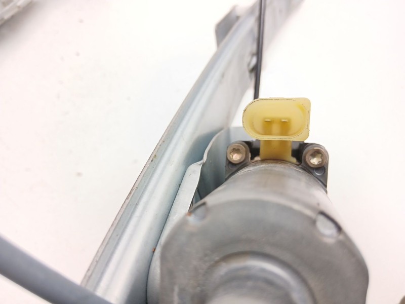 Recambio de elevalunas delantero derecho para bmw 3 (e46) 320 d referencia OEM IAM 51337020660  