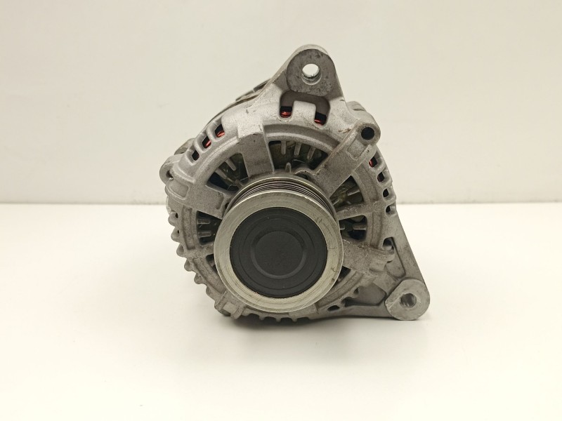 Recambio de alternador para hyundai elantra (xd) 2.0 crdi gls (4-ptas.) referencia OEM IAM 3730027011  
