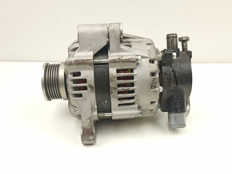Recambio de alternador para hyundai elantra (xd) 2.0 crdi gls (4-ptas.) referencia OEM IAM 3730027011  