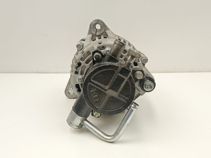 Recambio de alternador para hyundai elantra (xd) 2.0 crdi gls (4-ptas.) referencia OEM IAM 3730027011  