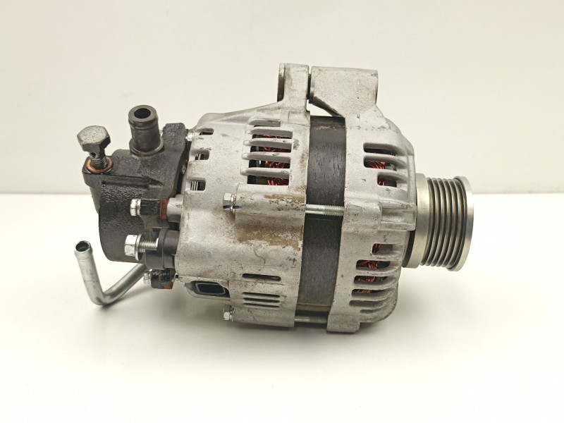Recambio de alternador para hyundai elantra (xd) 2.0 crdi gls (4-ptas.) referencia OEM IAM 3730027011  