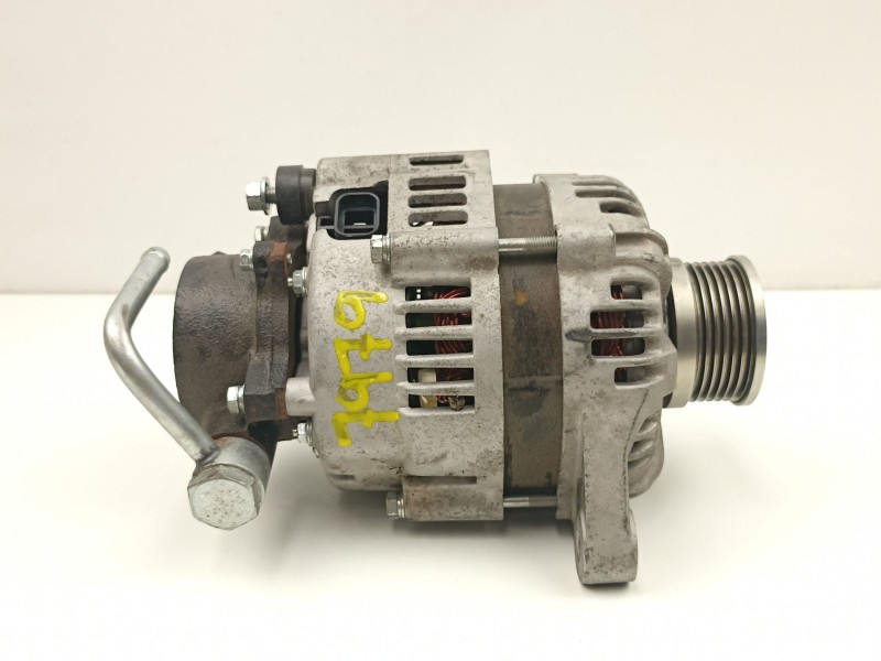 Recambio de alternador para hyundai elantra (xd) 2.0 crdi gls (4-ptas.) referencia OEM IAM 3730027011  