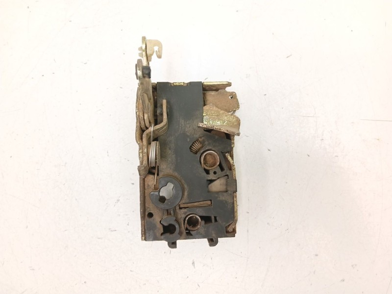 Recambio de cerradura puerta trasera izquierda para peugeot 205 plus 1.4 g referencia OEM IAM 913729  
