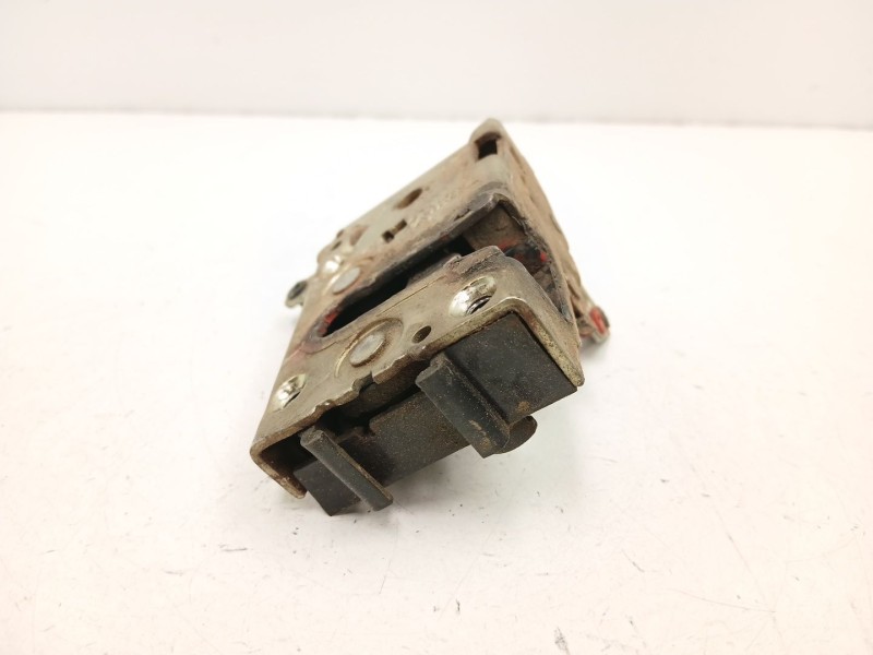 Recambio de cerradura puerta delantera izquierda para peugeot 205 plus 1.4 g referencia OEM IAM 913593  