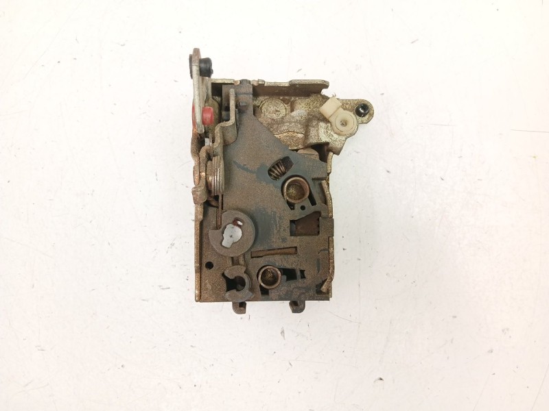 Recambio de cerradura puerta delantera izquierda para peugeot 205 plus 1.4 g referencia OEM IAM 913593  