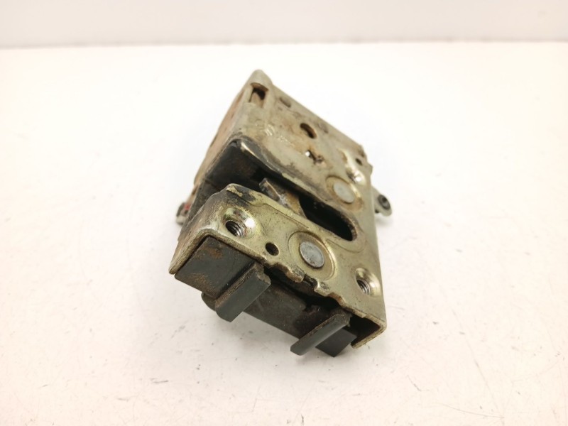 Recambio de cerradura puerta delantera derecha para peugeot 205 plus 1.4 g referencia OEM IAM 9136A1  