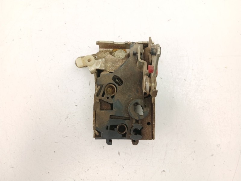 Recambio de cerradura puerta delantera derecha para peugeot 205 plus 1.4 g referencia OEM IAM 9136A1  