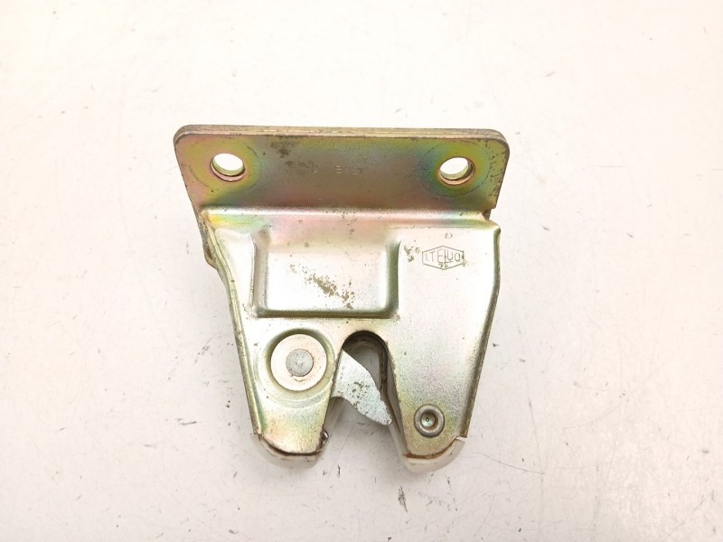 Recambio de cerradura maletero porton para peugeot 205 plus 1.4 g referencia OEM IAM 871937  