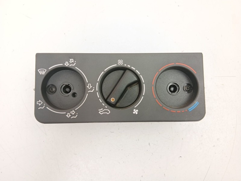 Recambio de mandos calefaccion aire para peugeot 205 plus 1.4 g referencia OEM IAM 645145  