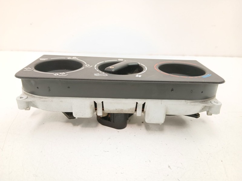 Recambio de mandos calefaccion aire para peugeot 205 plus 1.4 g referencia OEM IAM 645145  