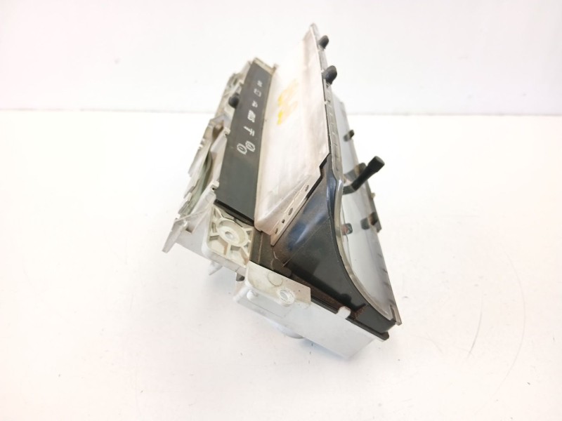 Recambio de cuadro instrumentos para peugeot 205 plus 1.4 g referencia OEM IAM 9603300680  