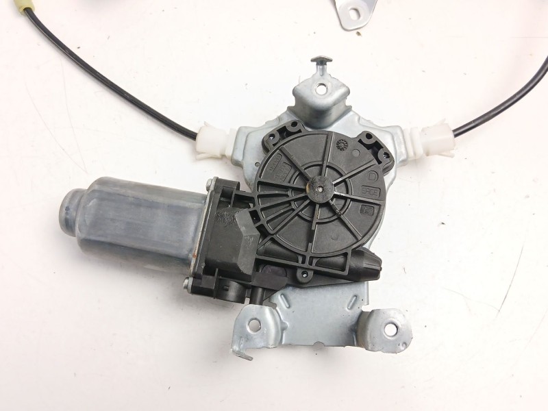 Recambio de elevalunas trasero derecho para nissan qashqai i (j10, nj10) 1.6 referencia OEM IAM 82700JD400  