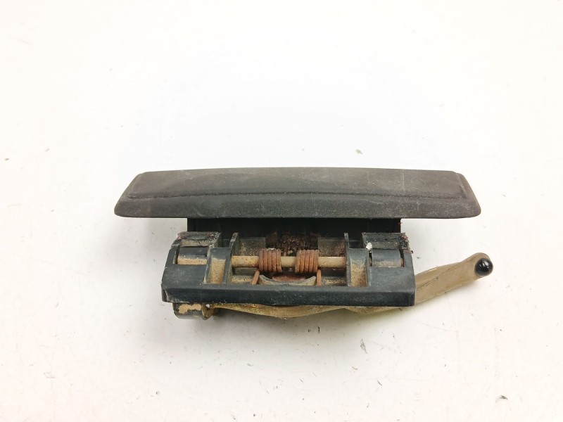 Recambio de manilla trasera derecha para peugeot 205 plus 1.4 g referencia OEM IAM 910176  