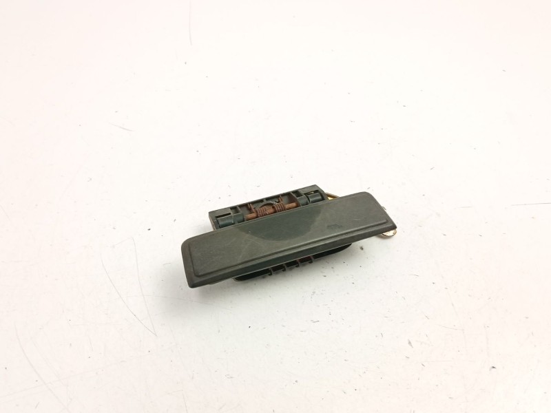 Recambio de manilla delantera izquierda para peugeot 205 plus 1.4 g referencia OEM IAM 910173  