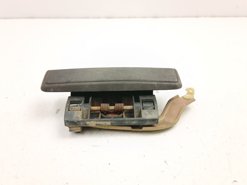 Recambio de manilla delantera derecha para peugeot 205 plus 1.4 g referencia OEM IAM 910174  