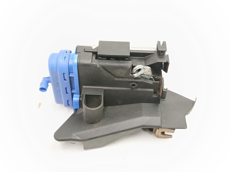 Recambio de cerradura puerta trasera izquierda para audi a4 b5 (8d2) 1.8 t referencia OEM IAM 8D0839015A  