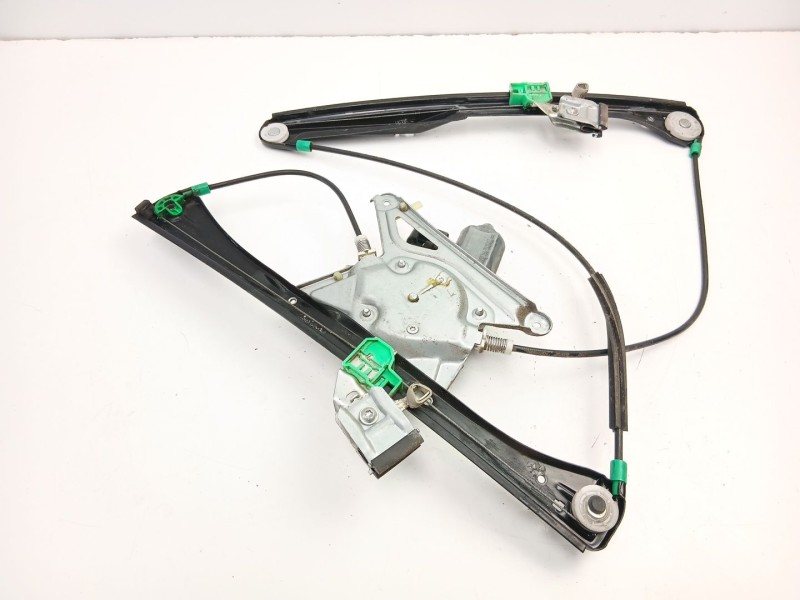 Recambio de elevalunas delantero derecho para audi a4 b5 (8d2) 1.8 t referencia OEM IAM 8D0837398C  