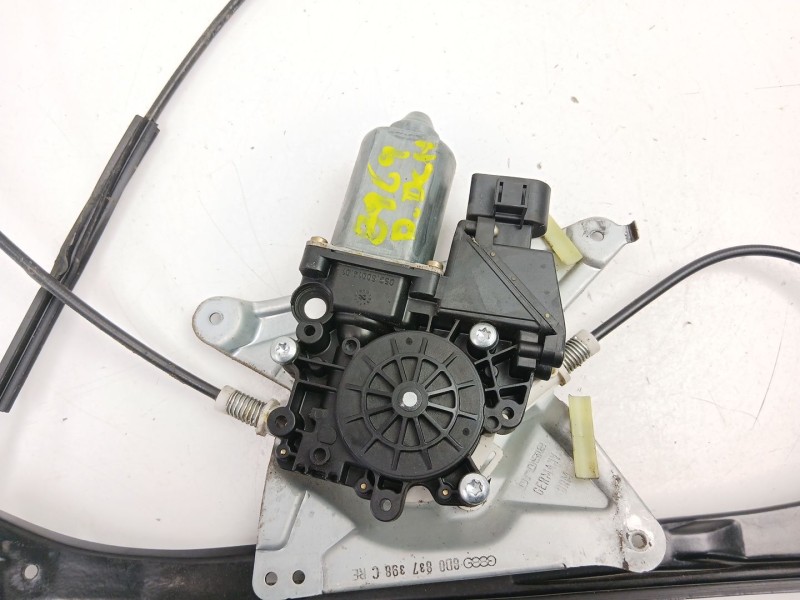 Recambio de elevalunas delantero derecho para audi a4 b5 (8d2) 1.8 t referencia OEM IAM 8D0837398C  