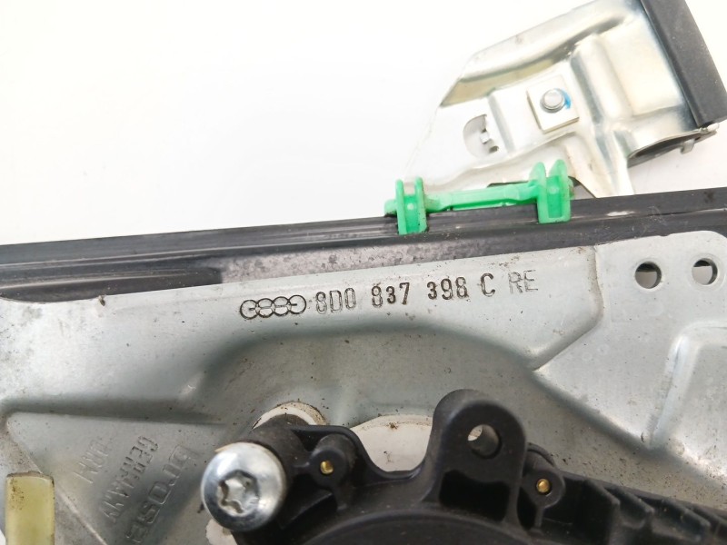 Recambio de elevalunas delantero derecho para audi a4 b5 (8d2) 1.8 t referencia OEM IAM 8D0837398C  