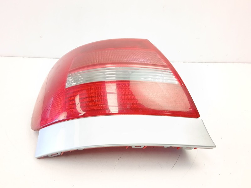 Recambio de piloto trasero izquierdo para audi a4 b5 (8d2) 1.8 t referencia OEM IAM 8D0945095G  