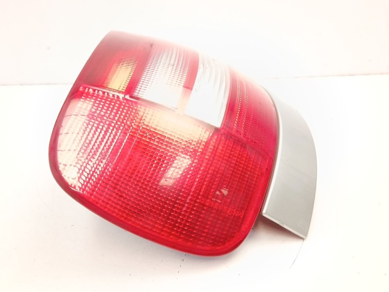 Recambio de piloto trasero izquierdo para audi a4 b5 (8d2) 1.8 t referencia OEM IAM 8D0945095G  