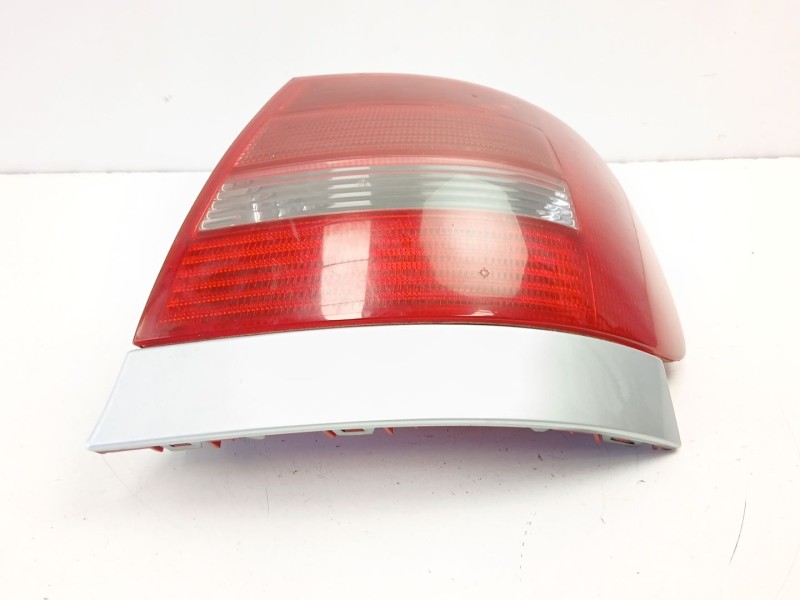 Recambio de piloto trasero derecho para audi a4 b5 (8d2) 1.8 t referencia OEM IAM 8D0945096G  