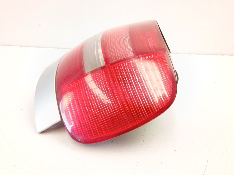 Recambio de piloto trasero derecho para audi a4 b5 (8d2) 1.8 t referencia OEM IAM 8D0945096G  