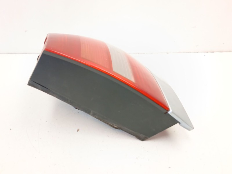 Recambio de piloto trasero derecho para audi a4 b5 (8d2) 1.8 t referencia OEM IAM 8D0945096G  