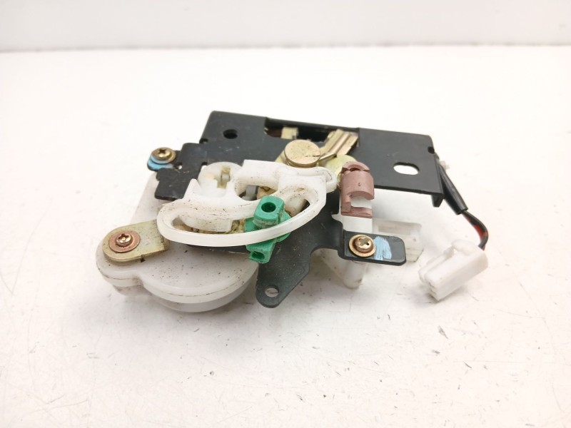 Recambio de cerradura maletero porton para mazda 6 sedán (gg) 2.0 (ggep) referencia OEM IAM G22C56820A  