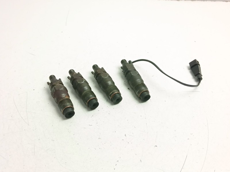 Recambio de inyectores juego para bmw 3 compact (e36) 318 tds referencia OEM IAM 13532244401 KCA21S71 13532245811