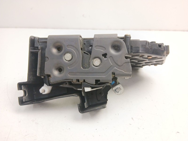 Recambio de cerradura puerta delantera izquierda para volvo s40 ii (544) 2.0 d referencia OEM IAM 30699787  