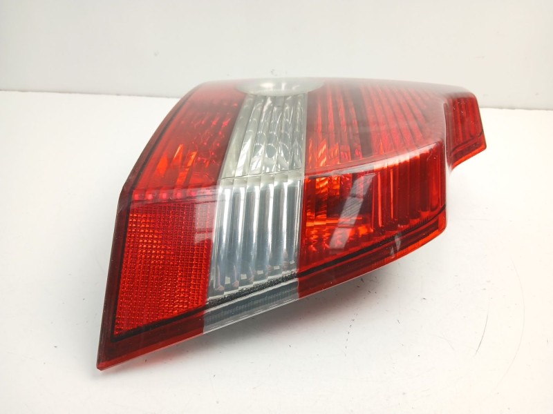 Recambio de piloto trasero derecho para volvo s40 ii (544) 2.0 d referencia OEM IAM 30698913  